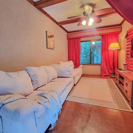 Vive Utila - Bed & Breakfast Bagian luar foto