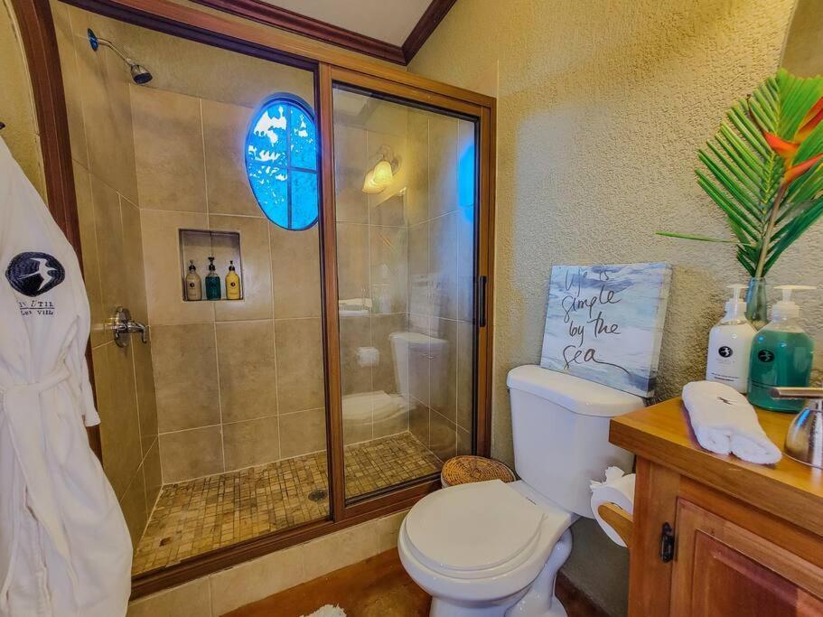 Vive Utila - Bed & Breakfast Bagian luar foto